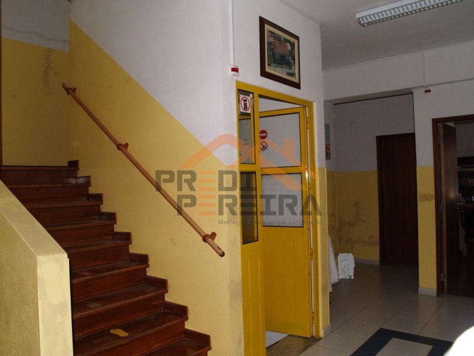 Villa - Rio de Mouro-Estacao, Lisbon - photo 3
