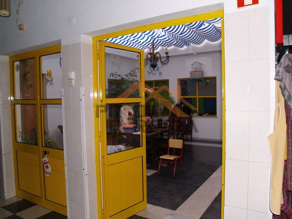 Villa - Rio de Mouro-Estacao, Lisbon - photo 4