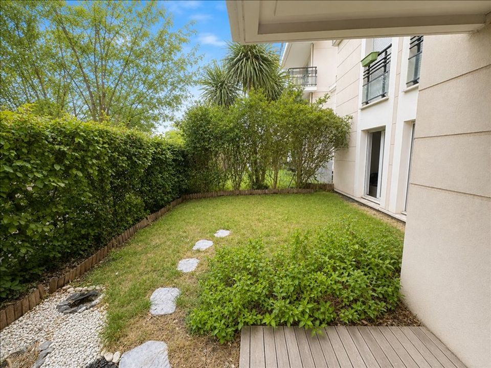 Apartment in Carrières-sous-Poissy, Yvelines - photo 1