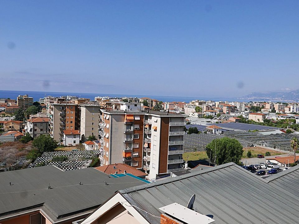 Villa i Vallecrosia, Imperia - foto 2