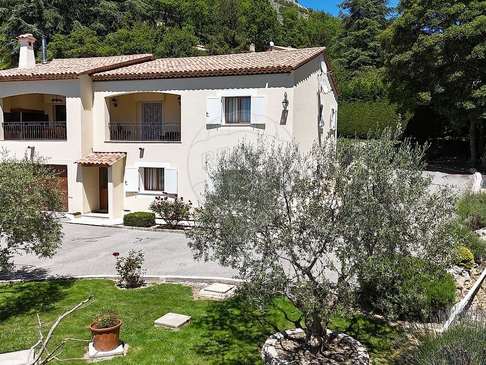 Villa a Coursegoules, Alpes-Maritimes - foto 1
