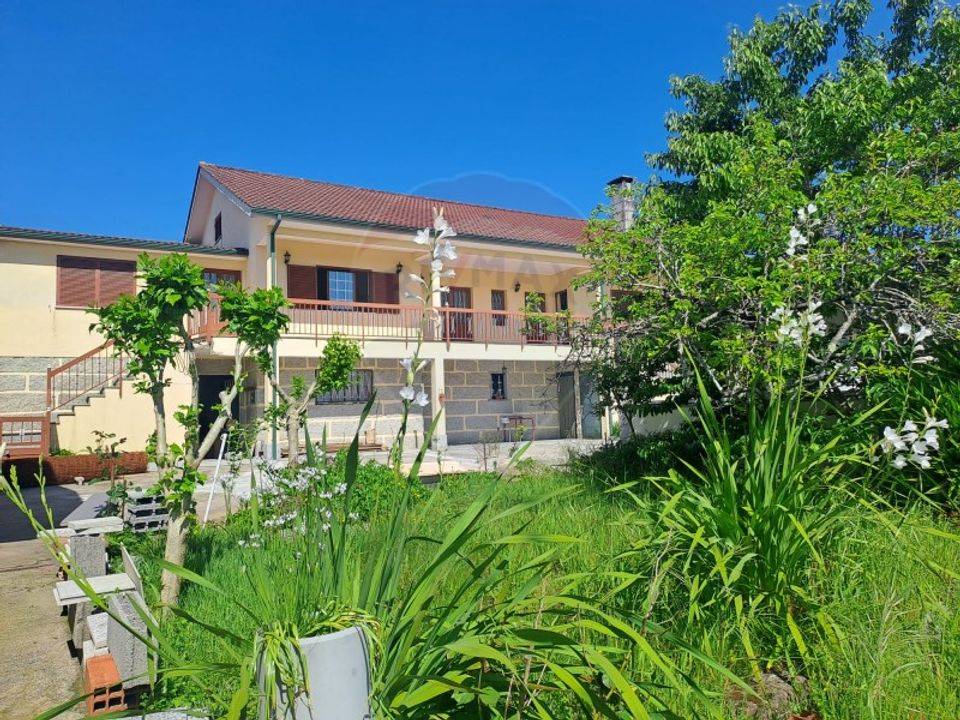 Villa i Arcos de Valdevez, Viana do Castelo - foto 1