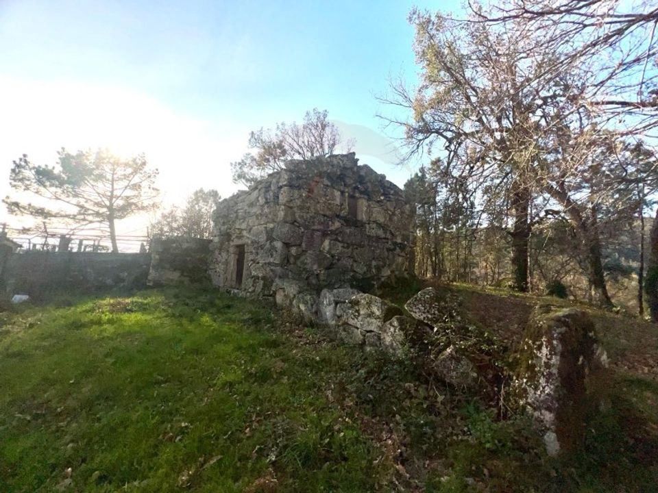 Helårsgrund i Ponte da Barca, Viana do Castelo - foto 1