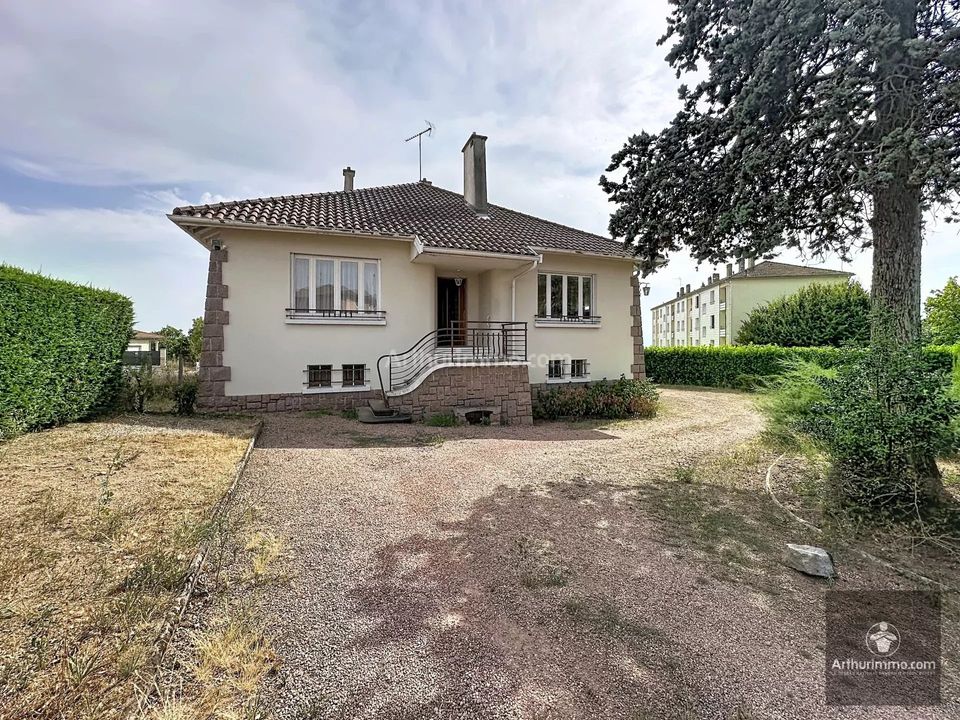 Villa i Saint-Just-la-Pendue, Loire - foto 1