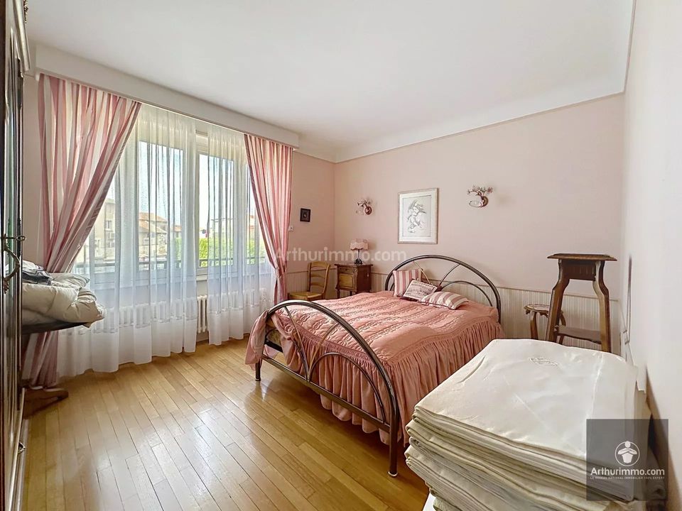 Villa i Saint-Just-la-Pendue, Loire - foto 2