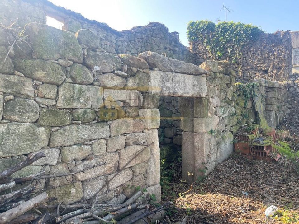 Ruin i Alvaredo, Viana do Castelo - foto 2