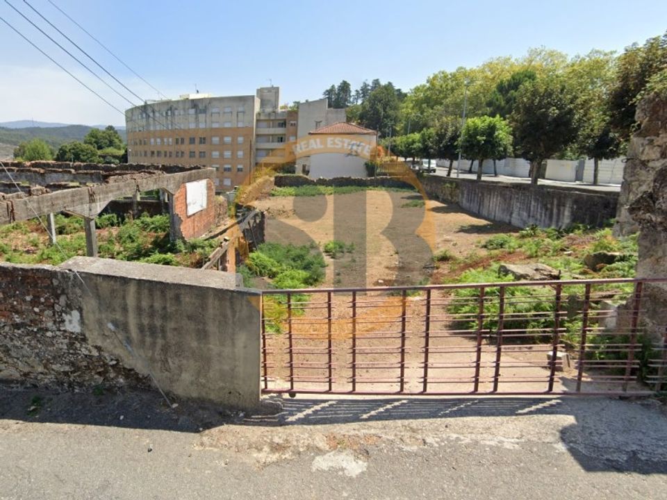 Erhvervsejendom i Oliveira de Azemeis, Aveiro - foto 1