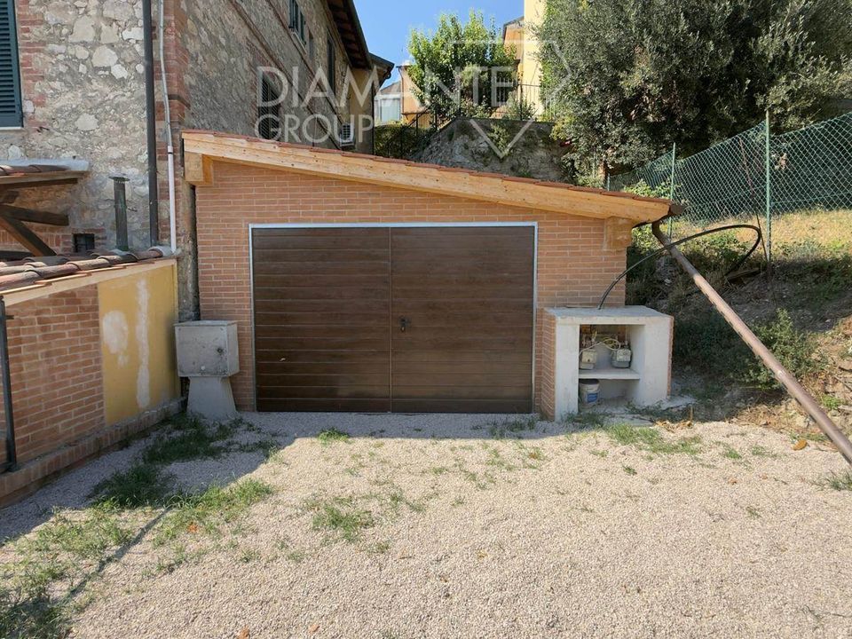 Garatge a Castiglione del Lago, Perugia - foto 1