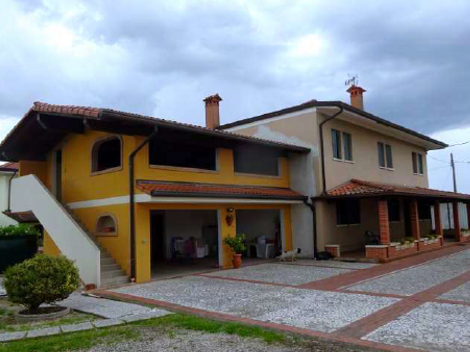 Villa en Fiume Veneto, Pordenone - foto 1