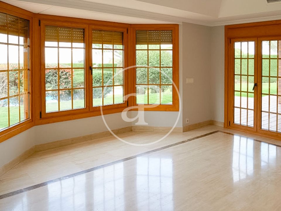 Villa in Alcobendas, Madrid - photo 2
