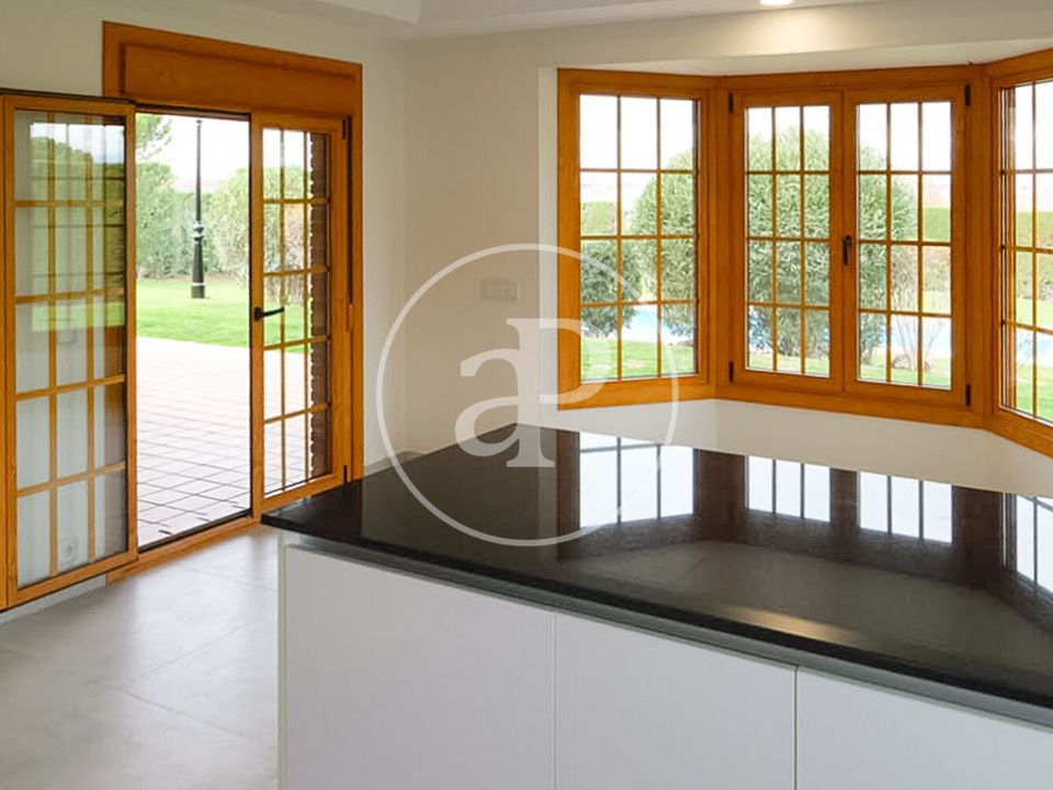 Villa in Alcobendas, Madrid - photo 3
