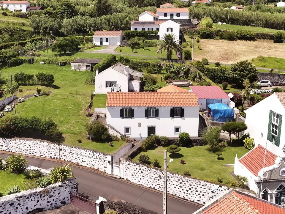 Haus in Horta, Faial - Foto 1