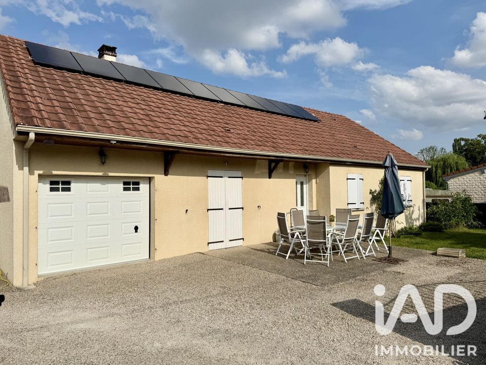 Villa in La Chapelle-sur-Oreuse, Yonne - foto 1