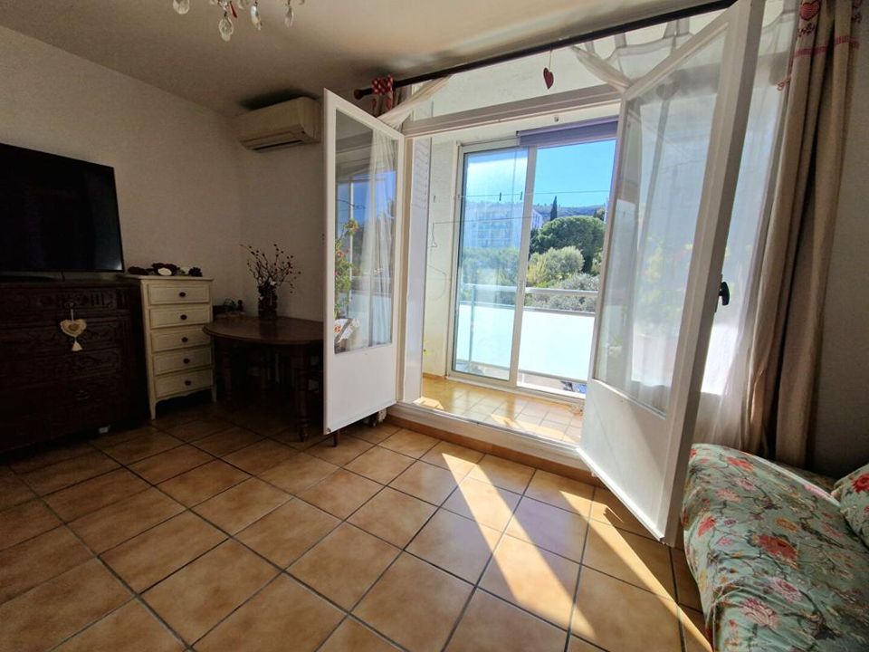 Lejlighed i La Ciotat, Bouches-du-Rhone - foto 4