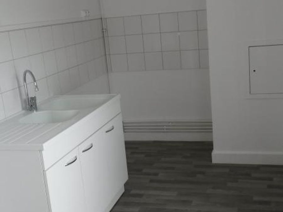 Apartment in Autun, Saone-et-Loire - photo 3