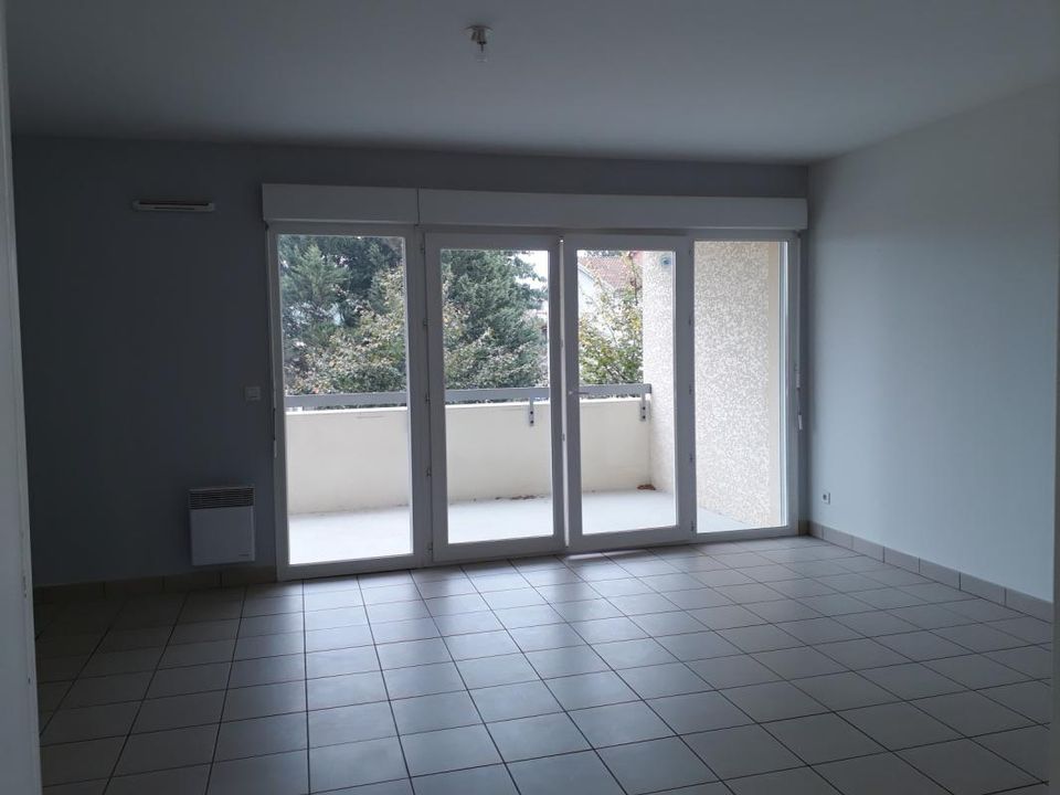 Apartment in Saint-Paul-de-Varax, Ain - photo 2