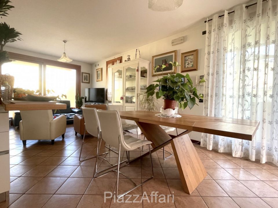 Villa - Piove di Sacco, Padua - photo 2