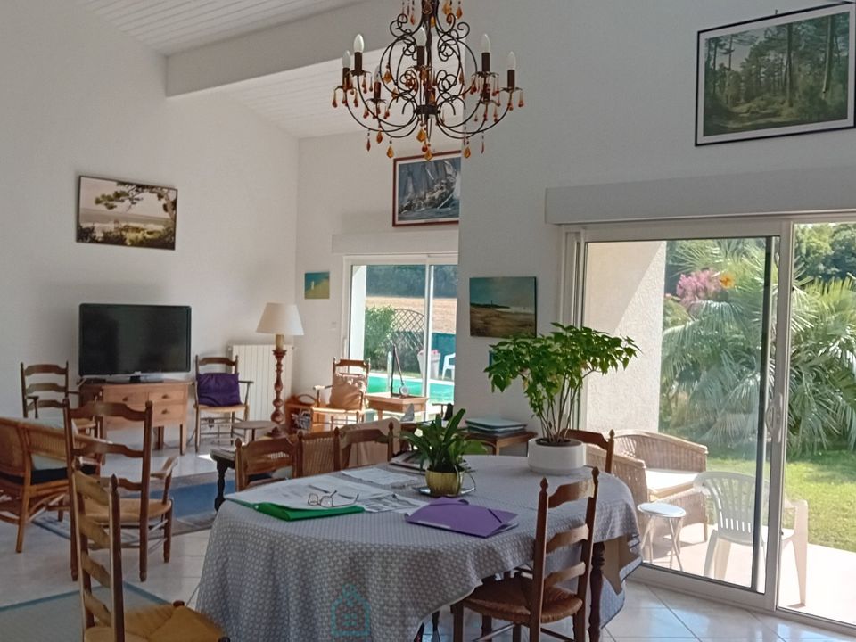 Villa en Saint-Sulpice-de-Royan, Charente-Maritime - foto 1