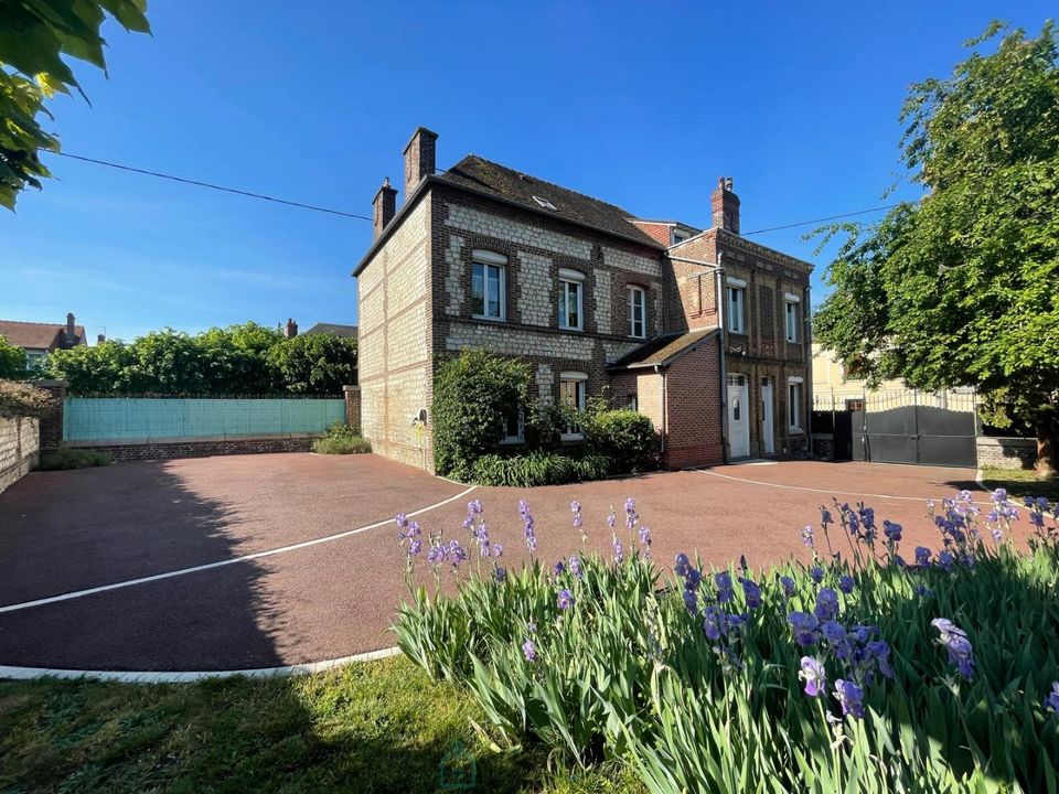 Villa a Saint-Aubin-les-Elbeuf, Seine-Maritime - foto 1