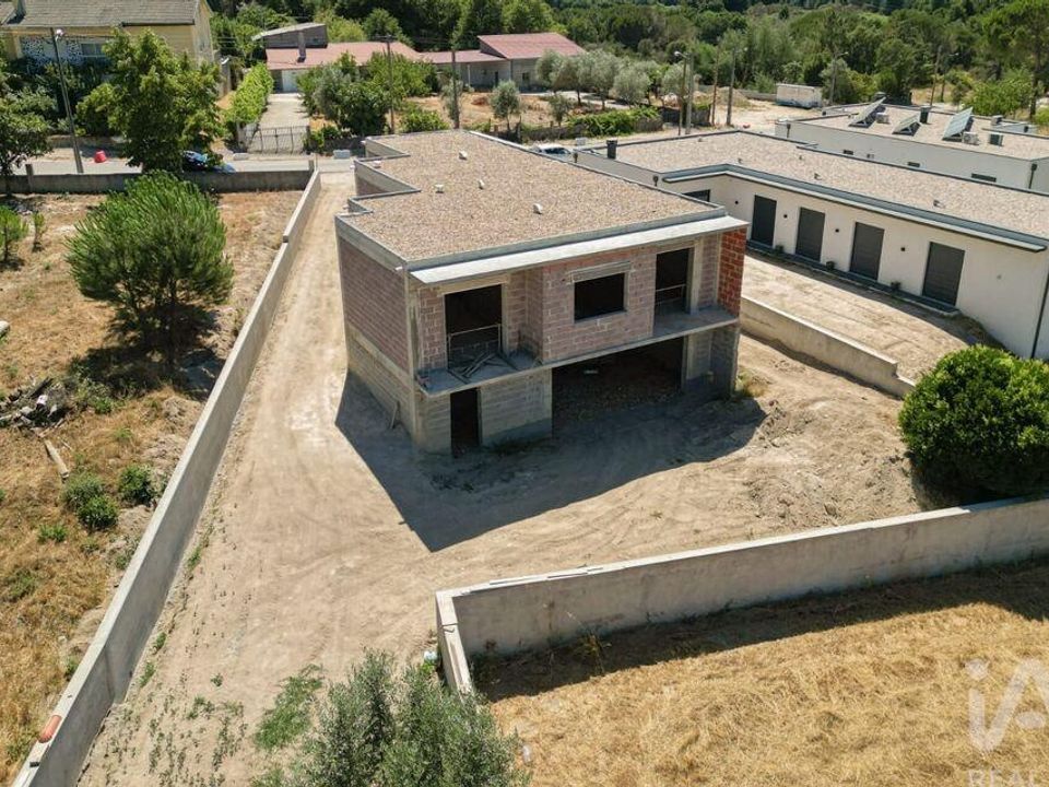 Dom szeregowy: Nelas, Viseu – zdjęcie 1