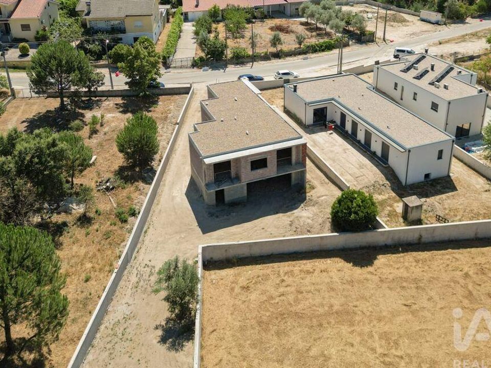 Dom szeregowy: Nelas, Viseu – zdjęcie 2