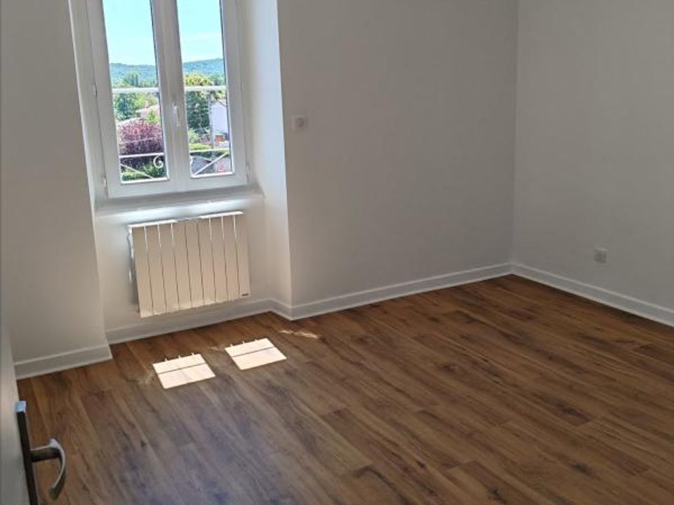 Apartment in Mozac, Puy-de-Dome - photo 2