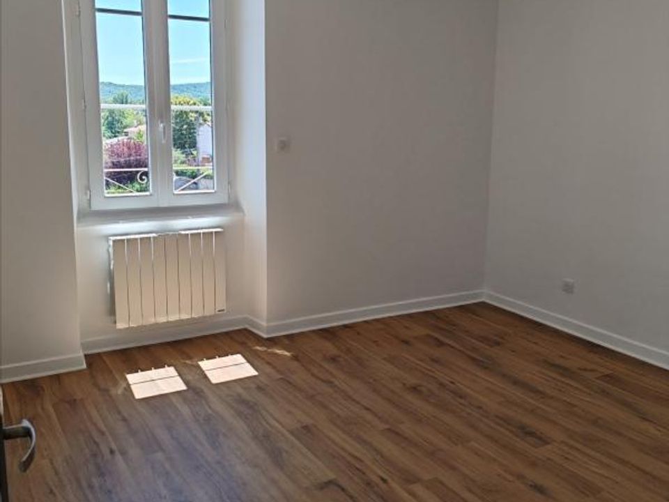 Apartment in Mozac, Puy-de-Dome - photo 3