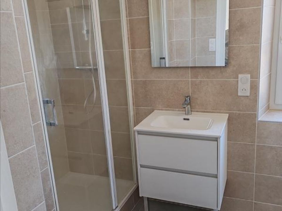 Apartment in Mozac, Puy-de-Dome - photo 4