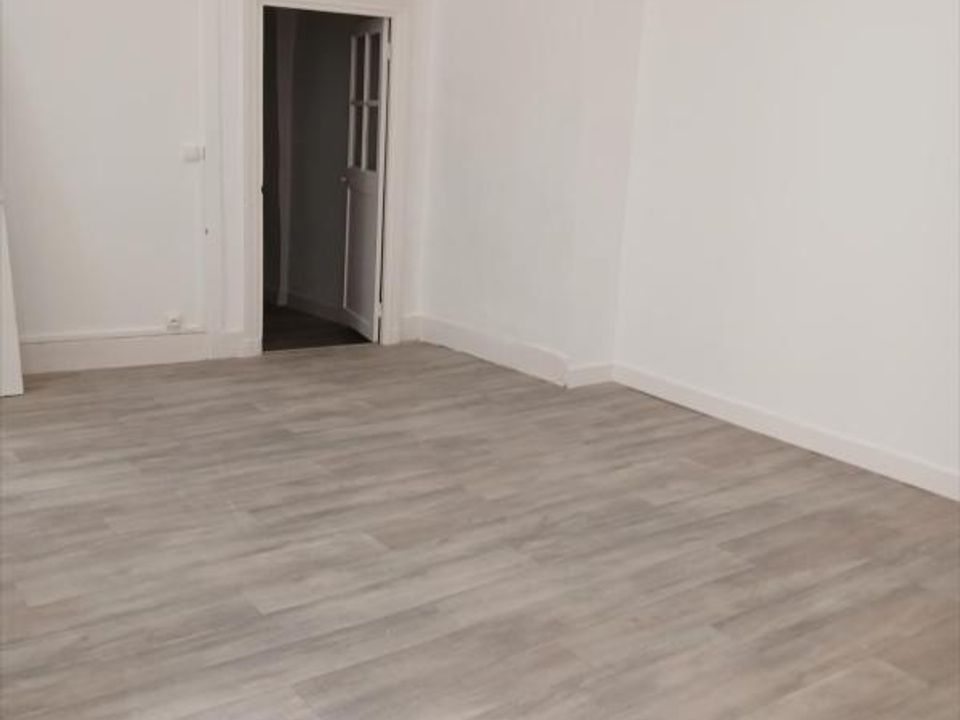 Apartment in Riom, Puy-de-Dome - photo 3