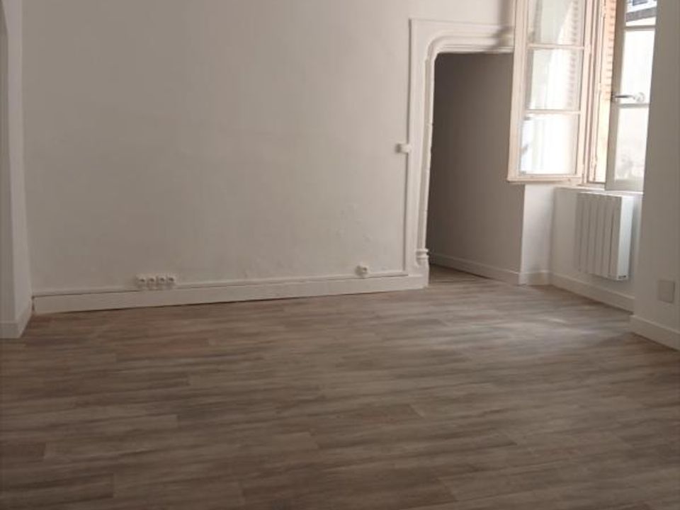 Apartment in Riom, Puy-de-Dome - photo 4