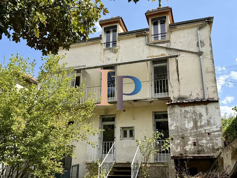 Villa en Charlieu, Loire - foto 1