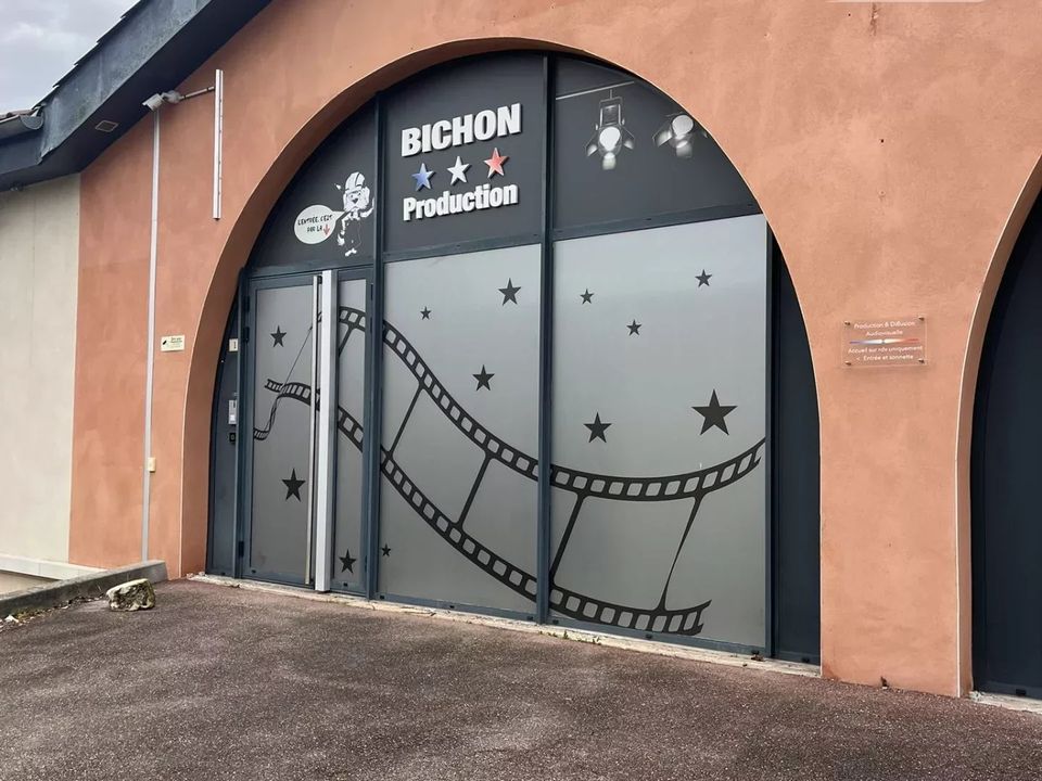 Erhvervsejendom i Feurs, Loire - foto 1