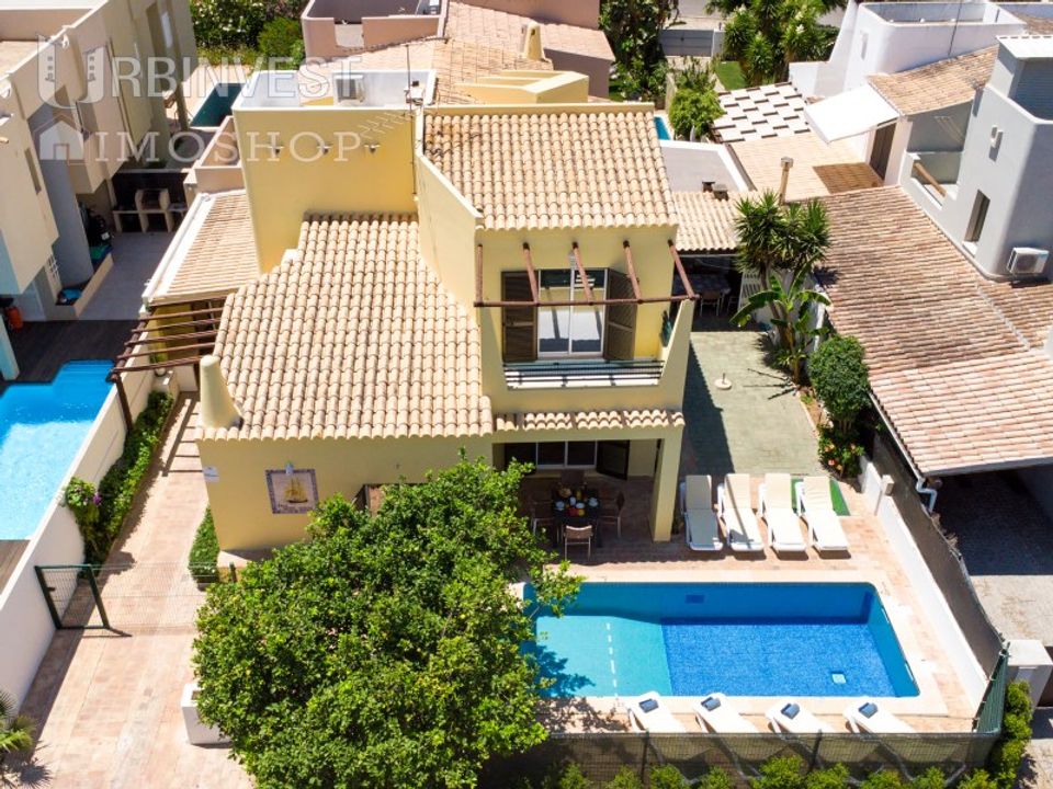 Villa a Quarteira, Faro - foto 1