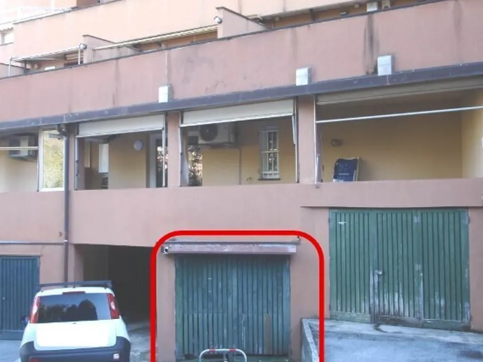 Garatge a Genoa, Genoa - foto 1