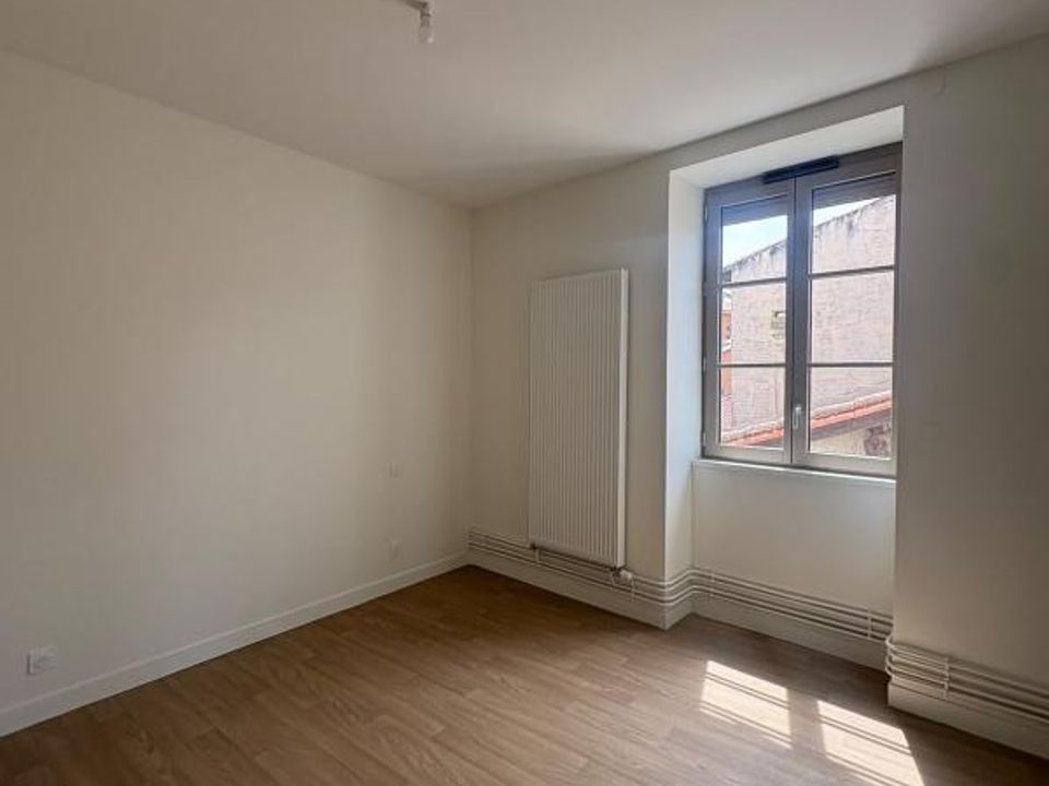 Apartment in Rive-de-Gier, Loire - photo 5