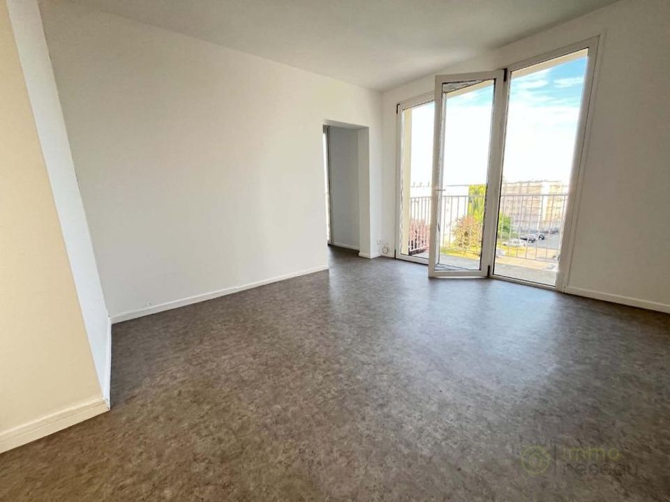 Villa - Noyon, Oise - photo 2