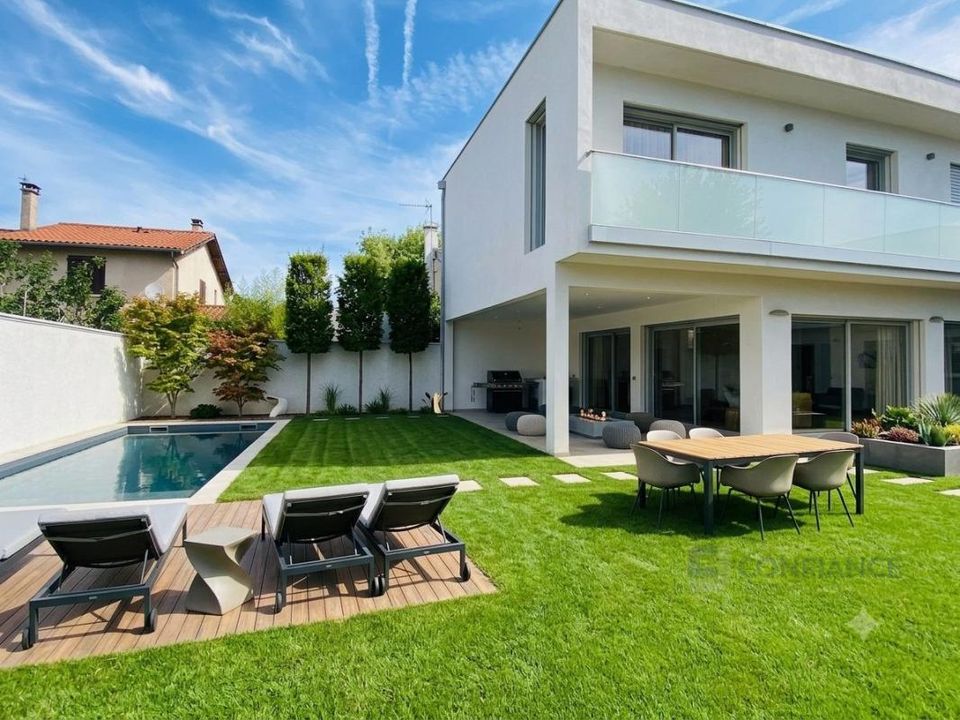 Villa a Villeurbanne, Rhone - foto 1