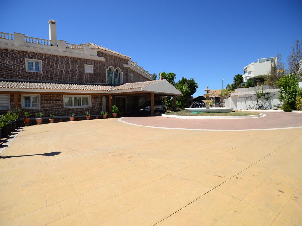 Villa i Malaga city, Malaga - foto 1