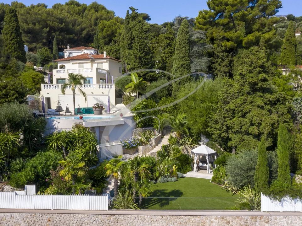 Villa i Roquebrune-Cap-Martin, Alpes-Maritimes - foto 1