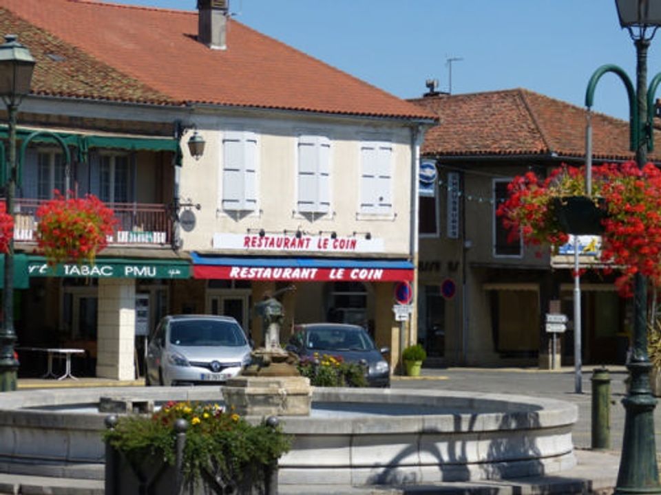 Erhvervsejendom i Trie-Sur-Baise, Hautes-Pyrenees - foto 1
