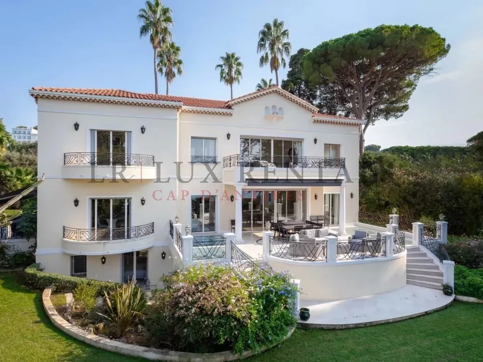 Landejendom i Antibes, Alpes-Maritimes - foto 1