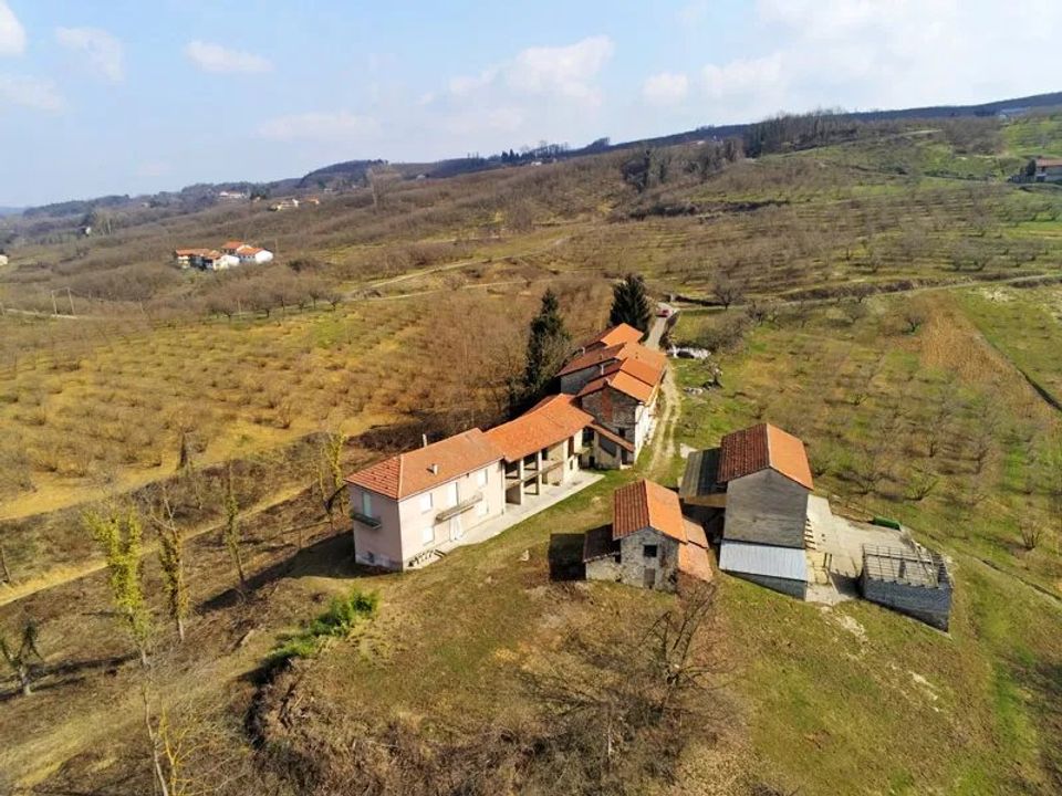 Landejendom i Feisoglio, Cuneo - foto 1