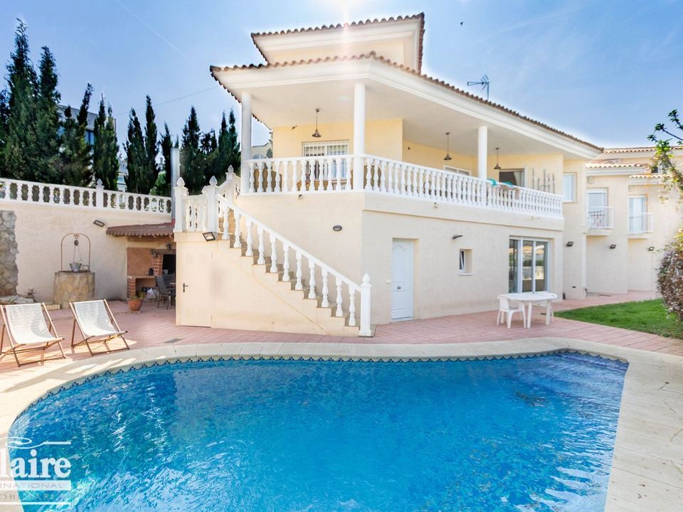 Villa i Alfaz del Pi, Alicante - foto 1