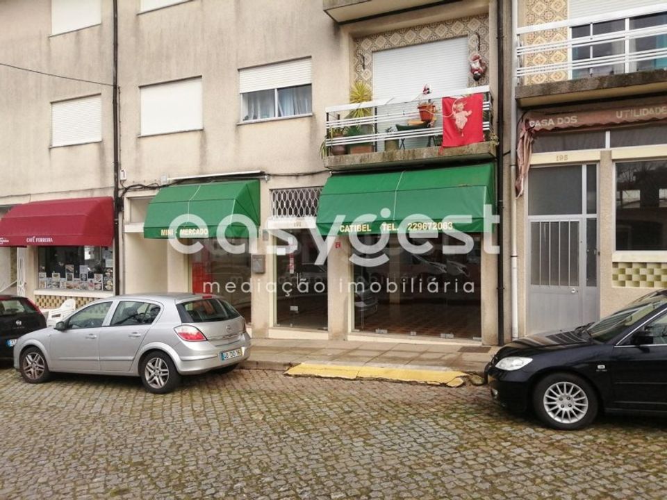 Erhvervsejendom i Valongo, Porto - foto 1