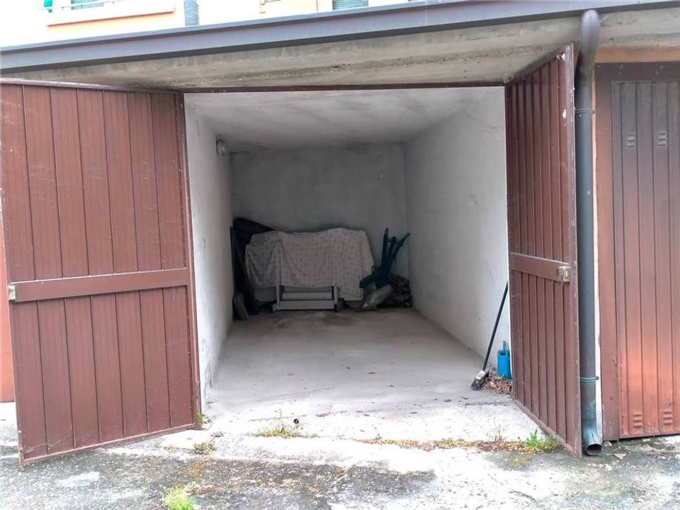 Garasje i Broni, Pavia - bilde 3