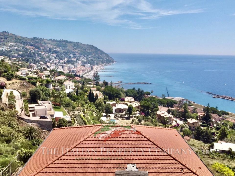 Villa i Ospedaletti, Imperia - foto 1