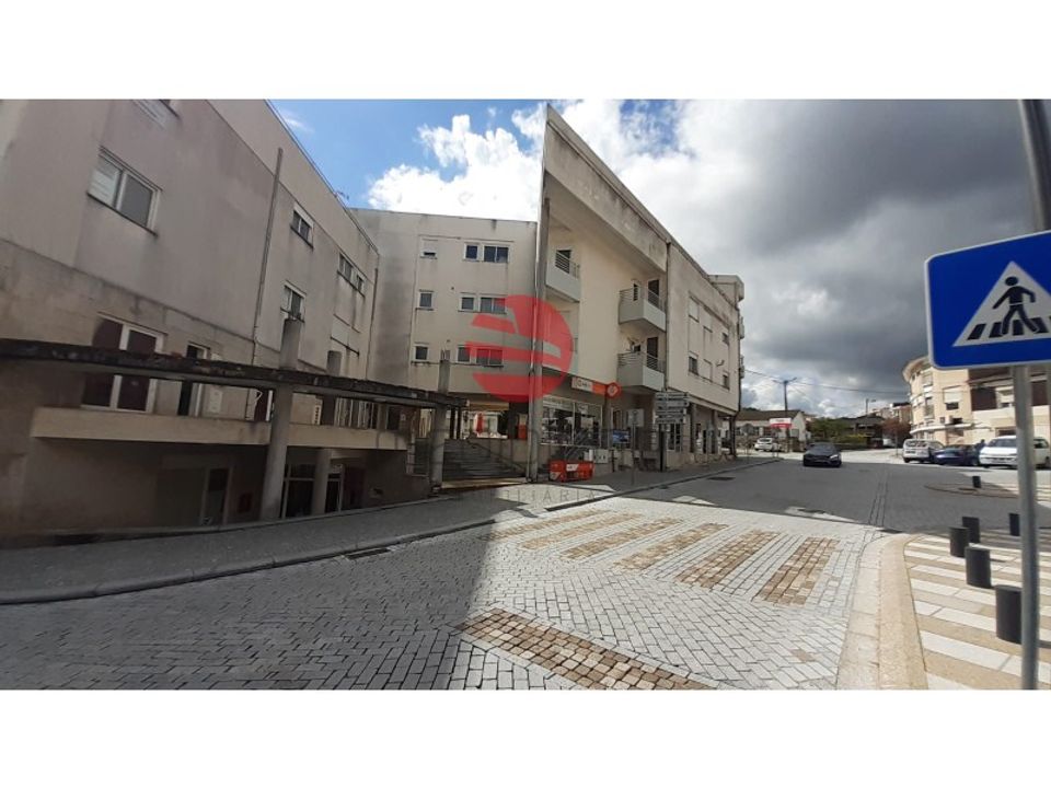 Erhvervsejendom i Moimenta da Beira, Viseu - foto 1