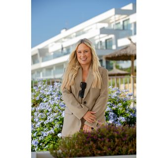 Stephanie Holdsworth