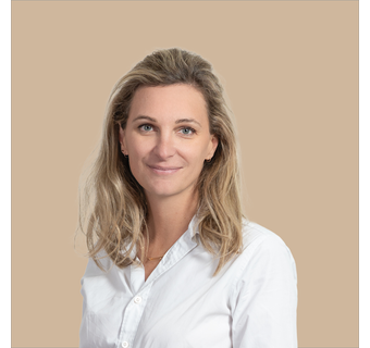 Laure DE BRONAC