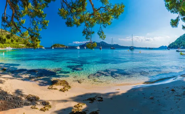 15.-Beaches-Playa-de-Formentor-Palma-Mallorca-1.jpg